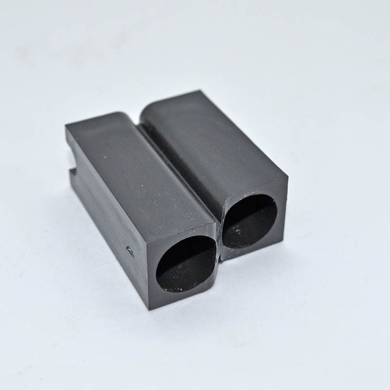 FIXADOR COM  CALÇO PRETO