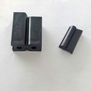 FIXADOR COM  CALÇO PRETO